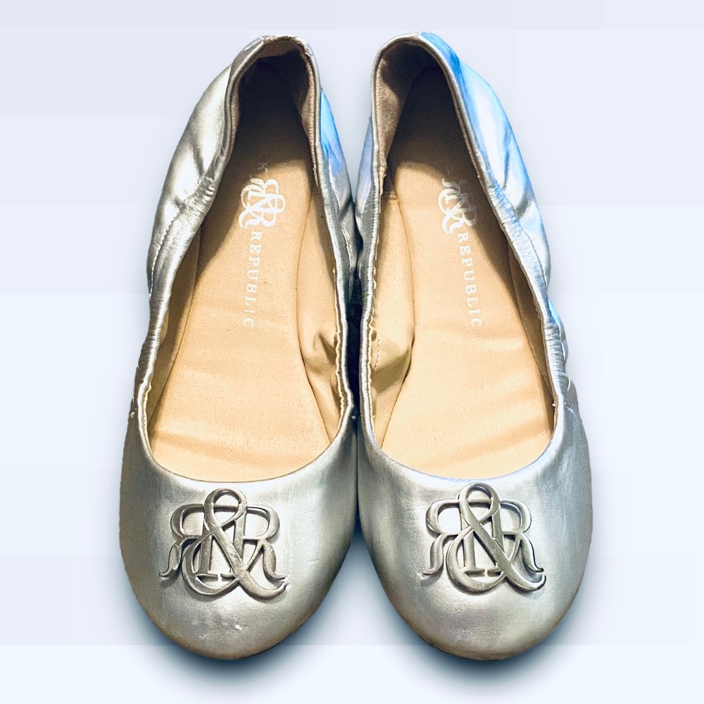 Rock & Republic Lenny Silver Metallic Ballet Flats 9.5